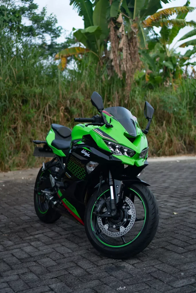Kawasaki Ninja ZX-25R SE photo 4 Iron Rent Bali