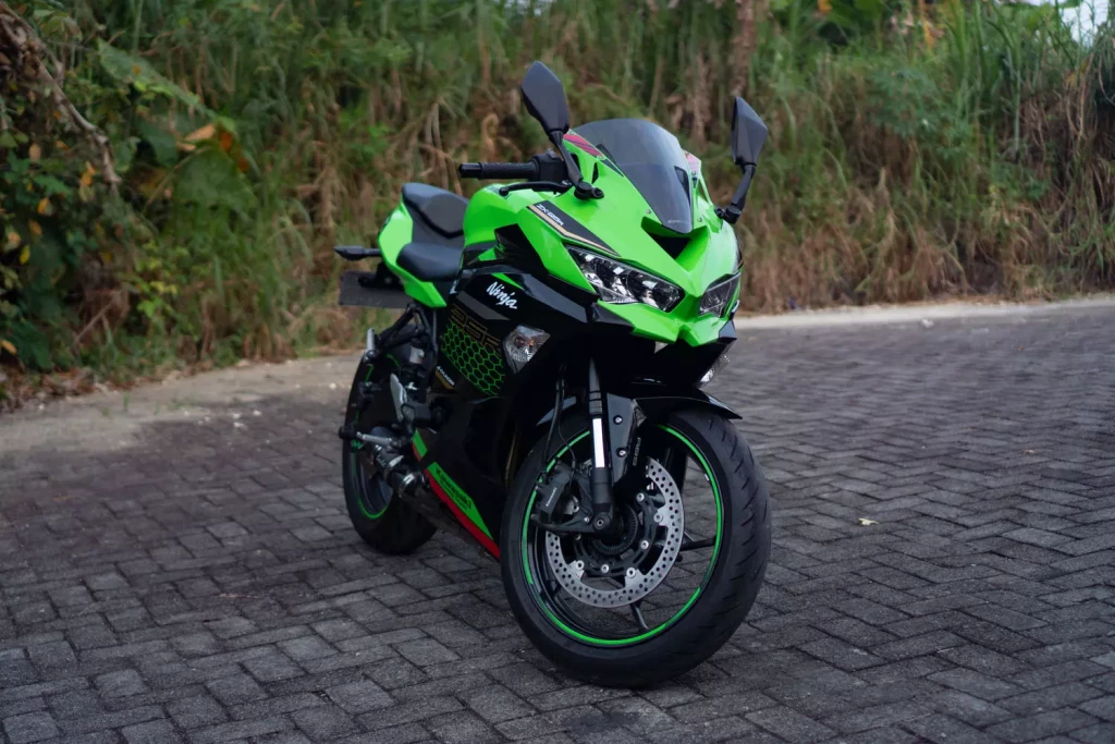 Kawasaki Ninja ZX-25R SE Black rental Bali