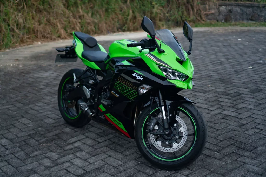 Kawasaki Ninja ZX-25R SE Black rental Bali