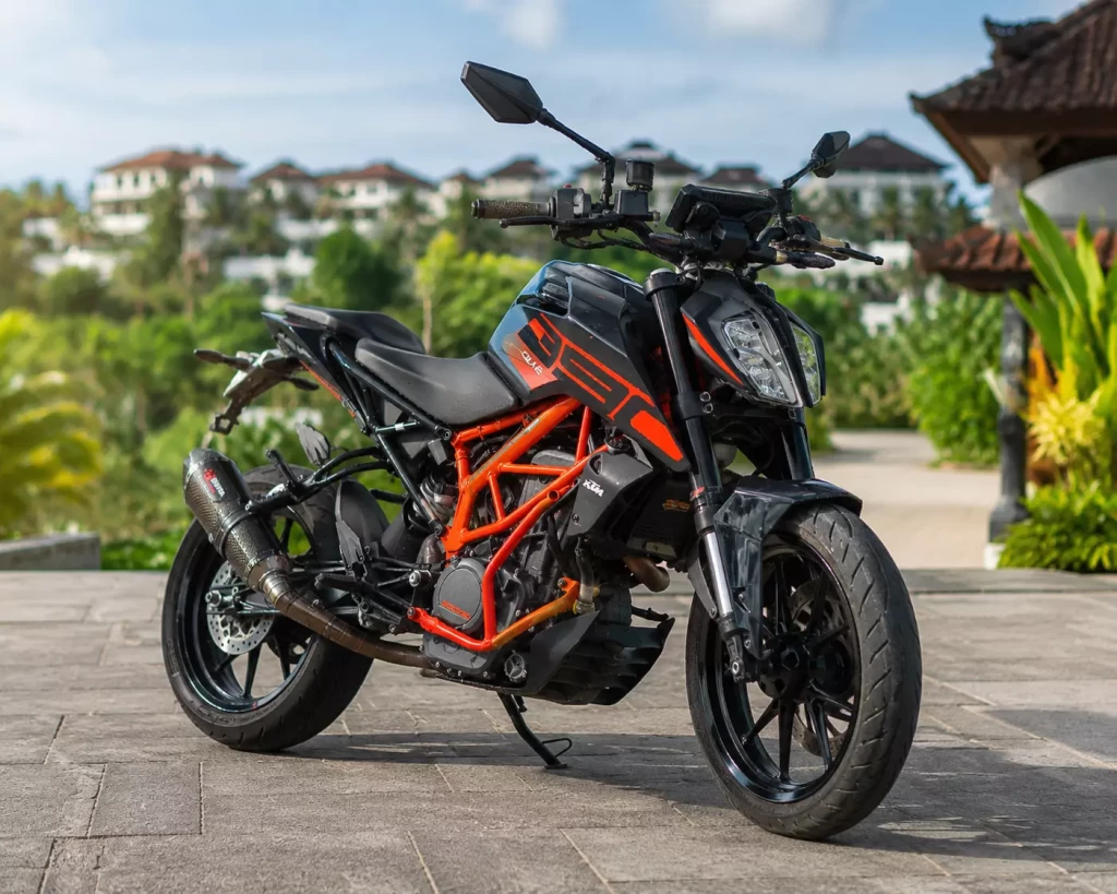 KTM Duke 390 Black photo 4 Iron Rent Bali