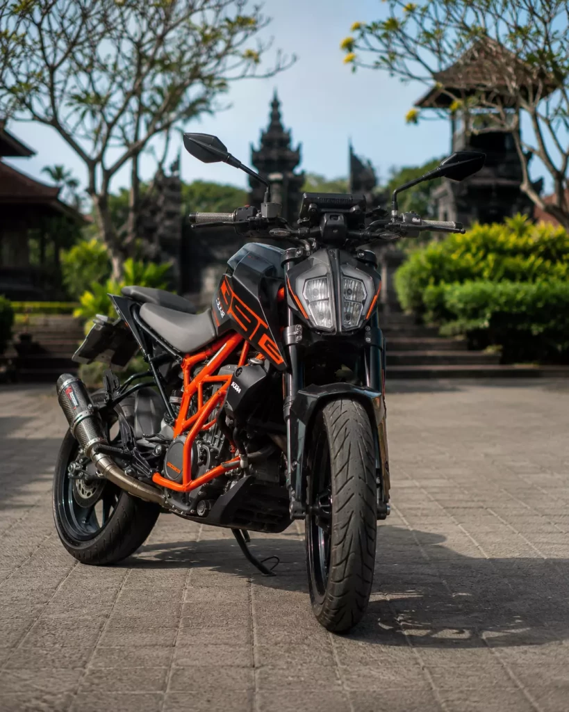 KTM Duke 390 Black photo 2 Iron Rent Bali