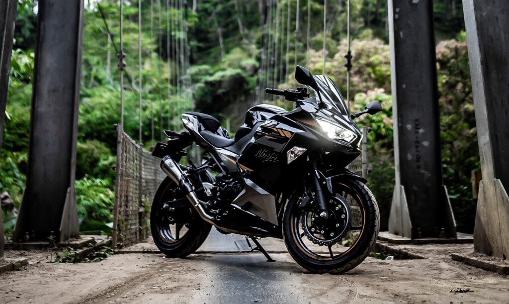 Kawasaki Ninja 250 Black photo 2 Iron Rent Bali