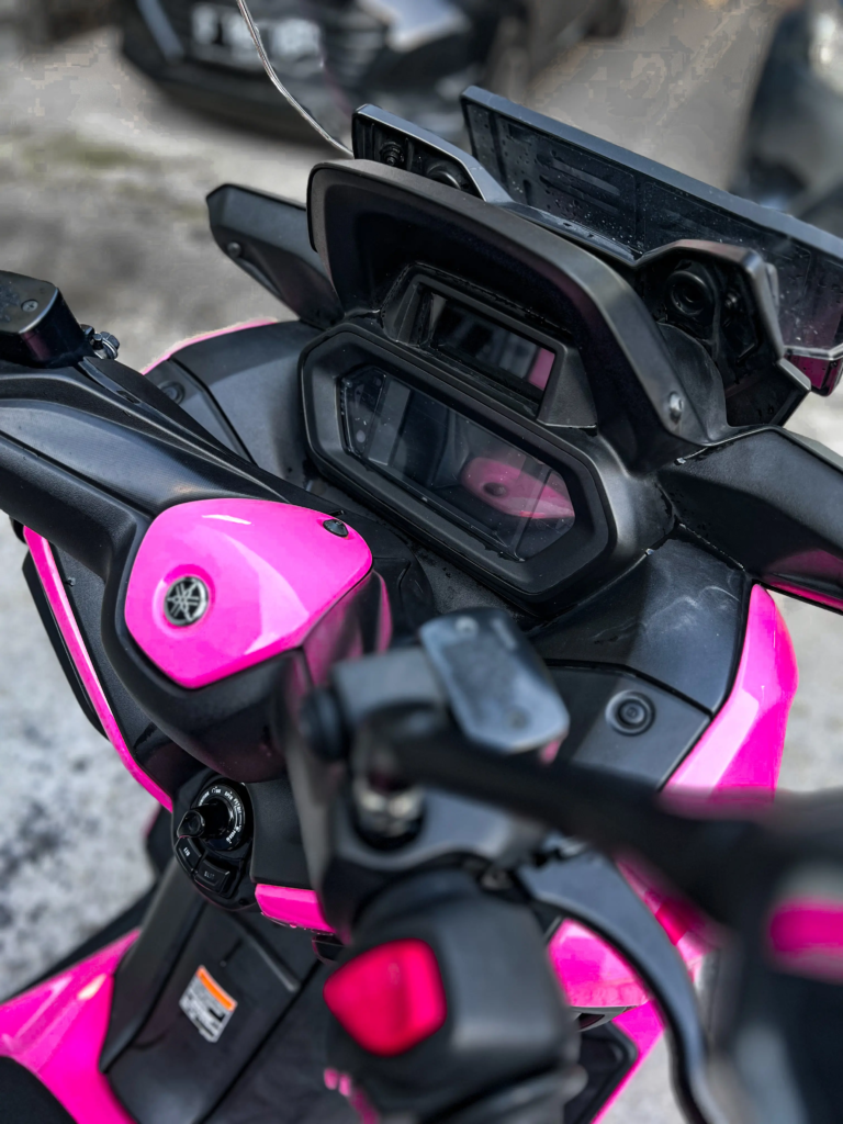 Yamaha XMAX 250 Pink photo 5 Iron Rent Бали