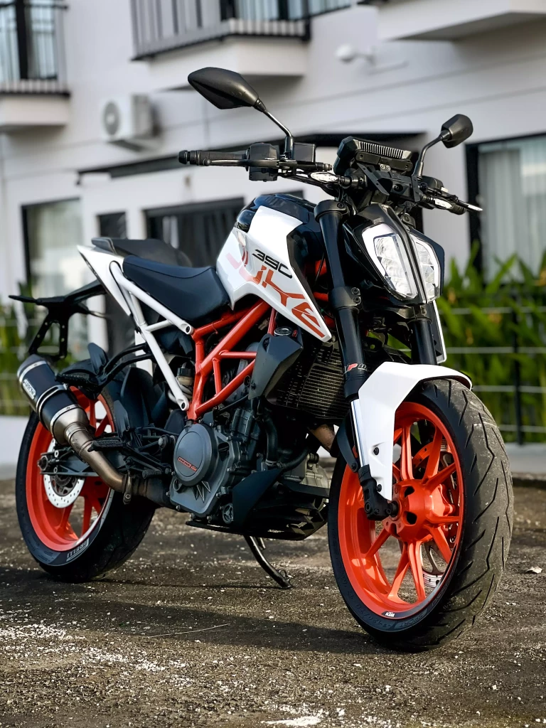 KTM Duke 390 White Iron Rent Bali