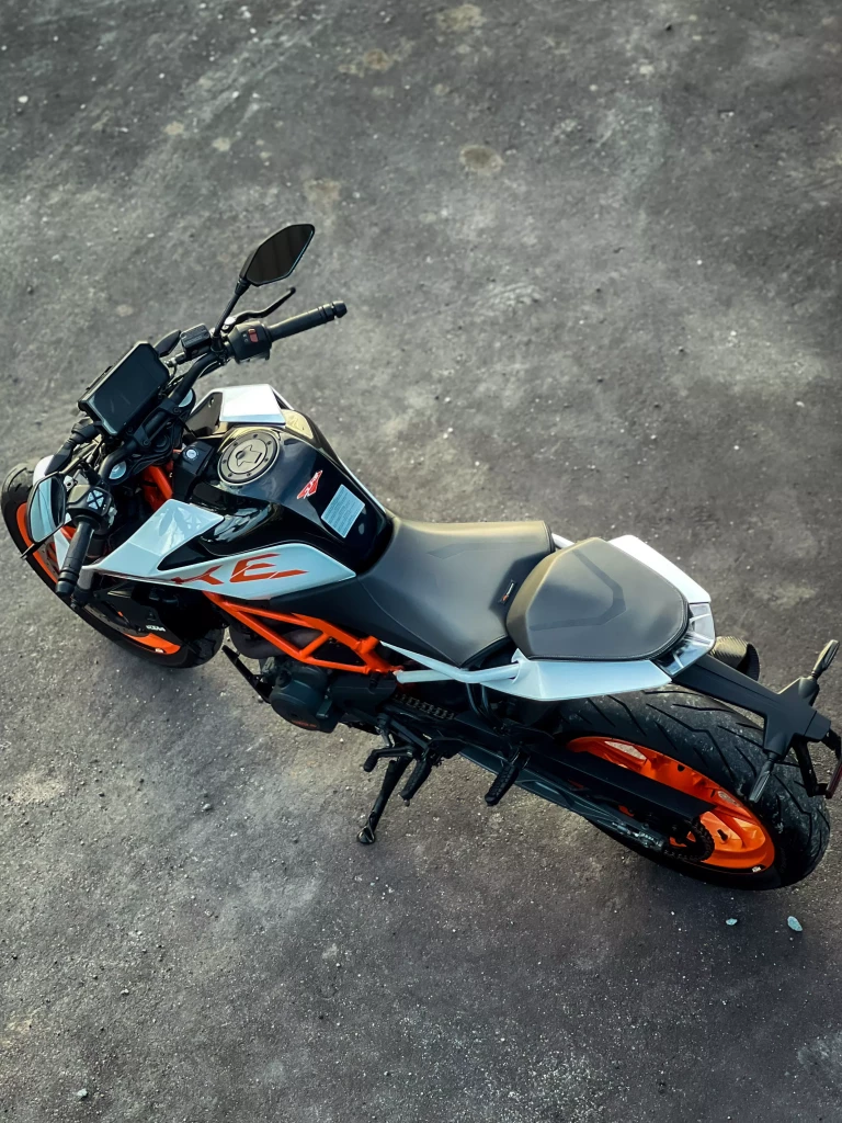 KTM Duke 390 White photo 6 Iron Rent Bali