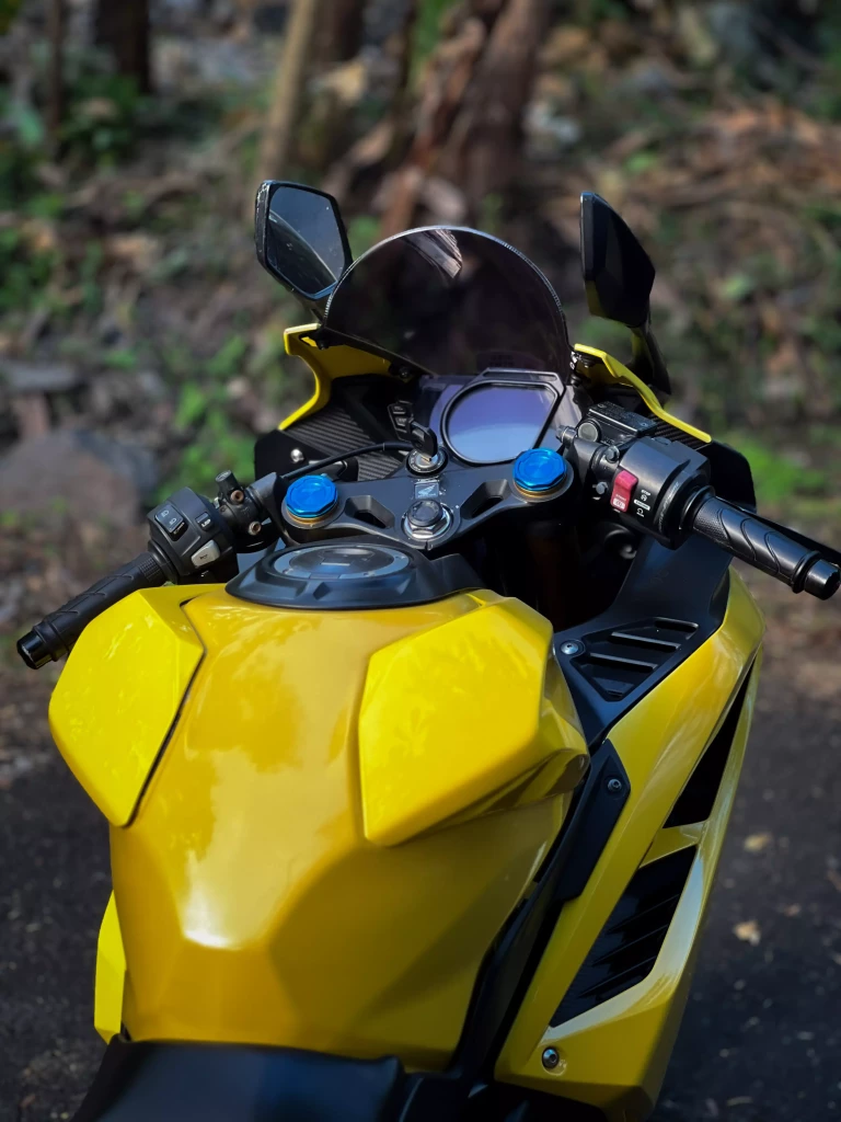 Honda CBR250RR SP Yellow photo 3 Iron Rent Bali