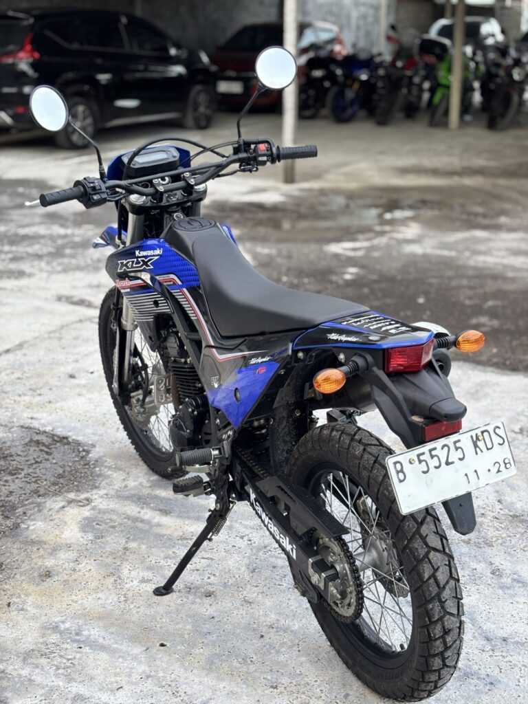 Kawasaki KLX 230 SM Blue photo 6 Iron Rent Bali