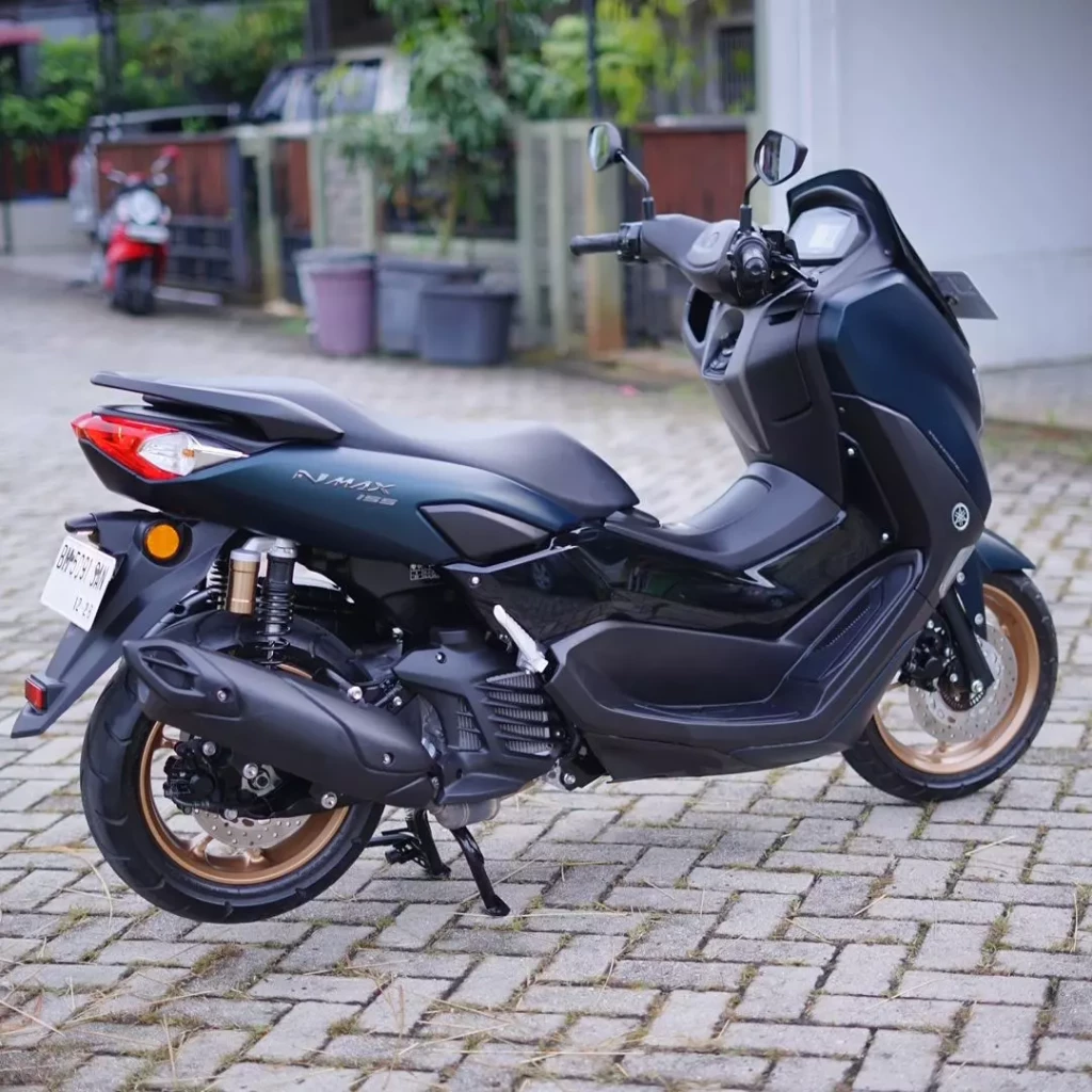 Yamaha NMAX 155 Black photo 4 Iron Rent Bali