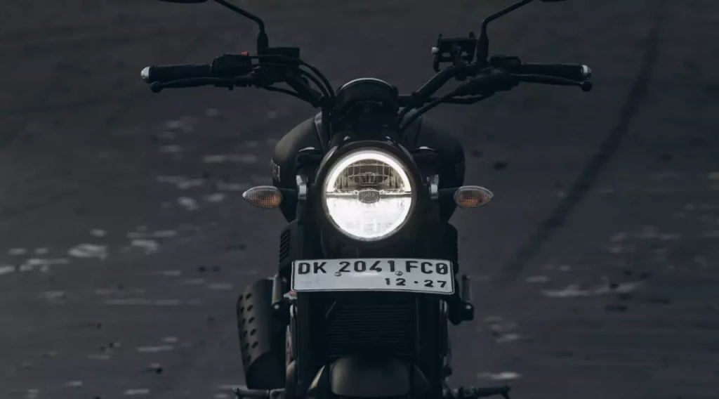 Yamaha XSR 155 Black photo 3 Iron Rent Bali