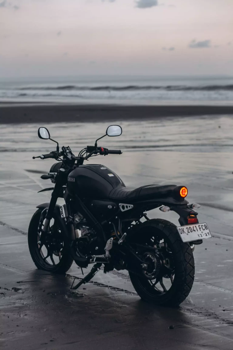Yamaha XSR 155 Black photo 2 Iron Rent Bali