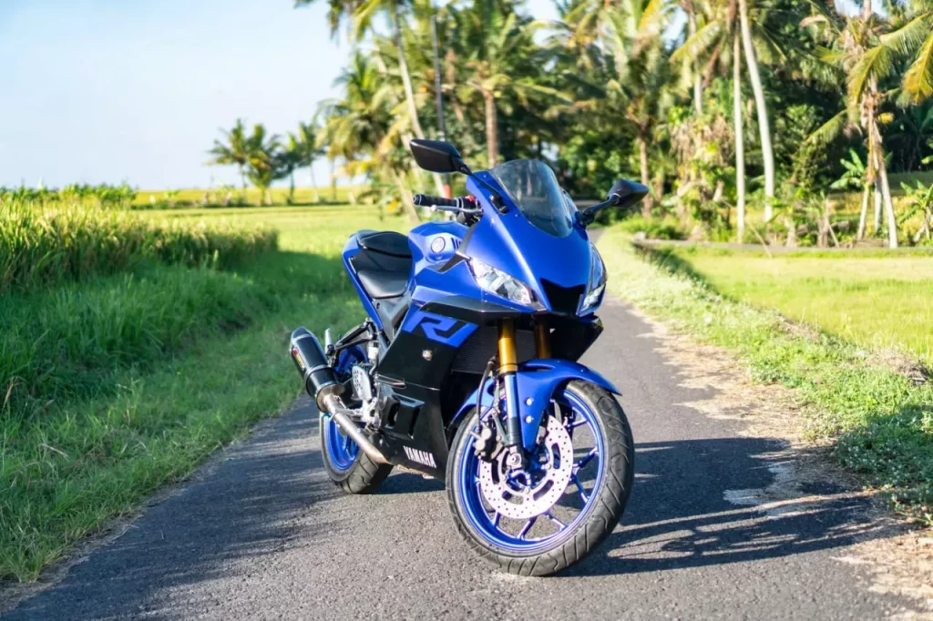 Yamaha YZF-R25 Blue photo 4 Iron Rent Bali