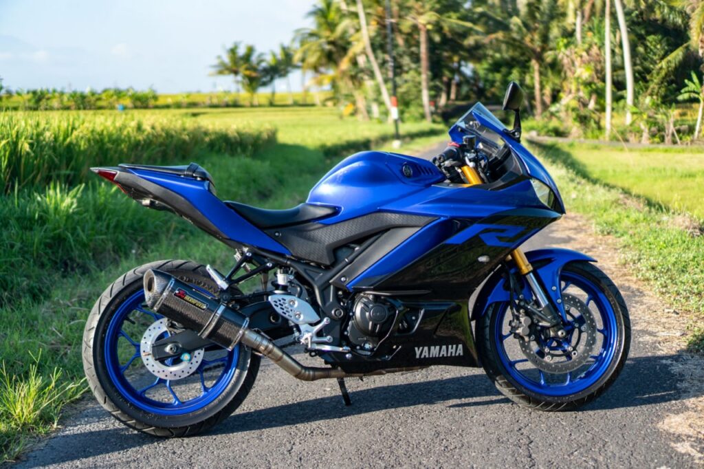 Yamaha YZF-R25 Movistar rental Bali