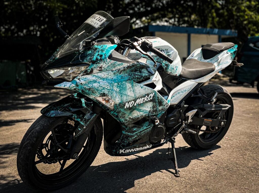 Kawasaki Ninja 250 White rental Bali