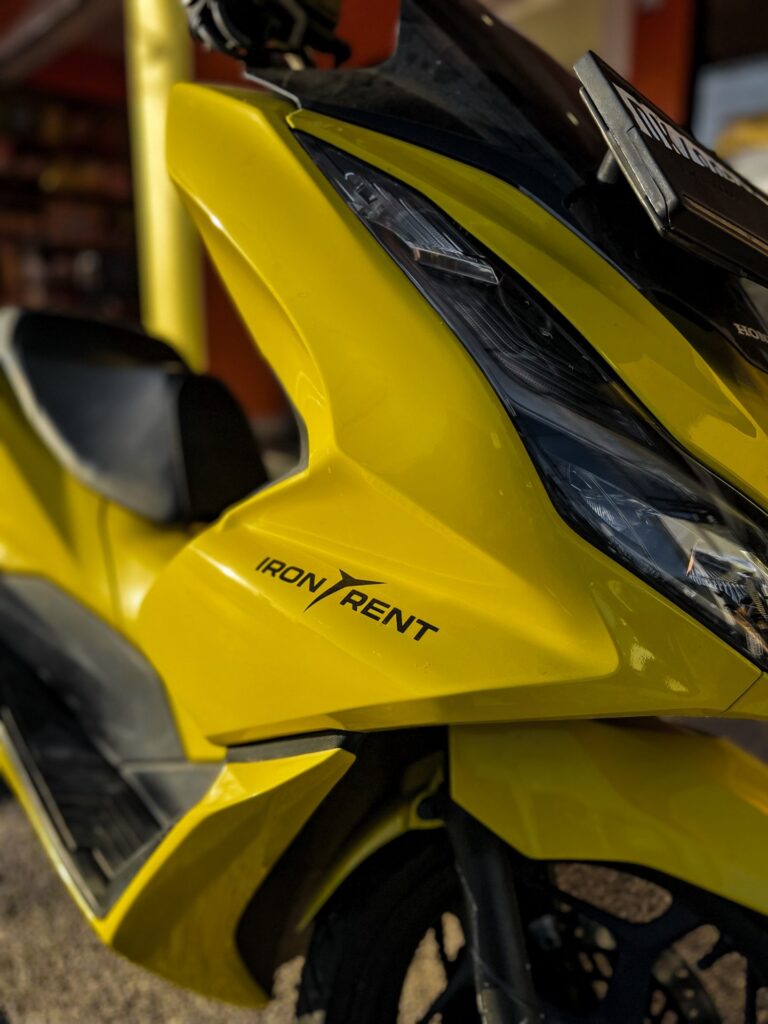 Honda PCX 160 Yellow rental Bali