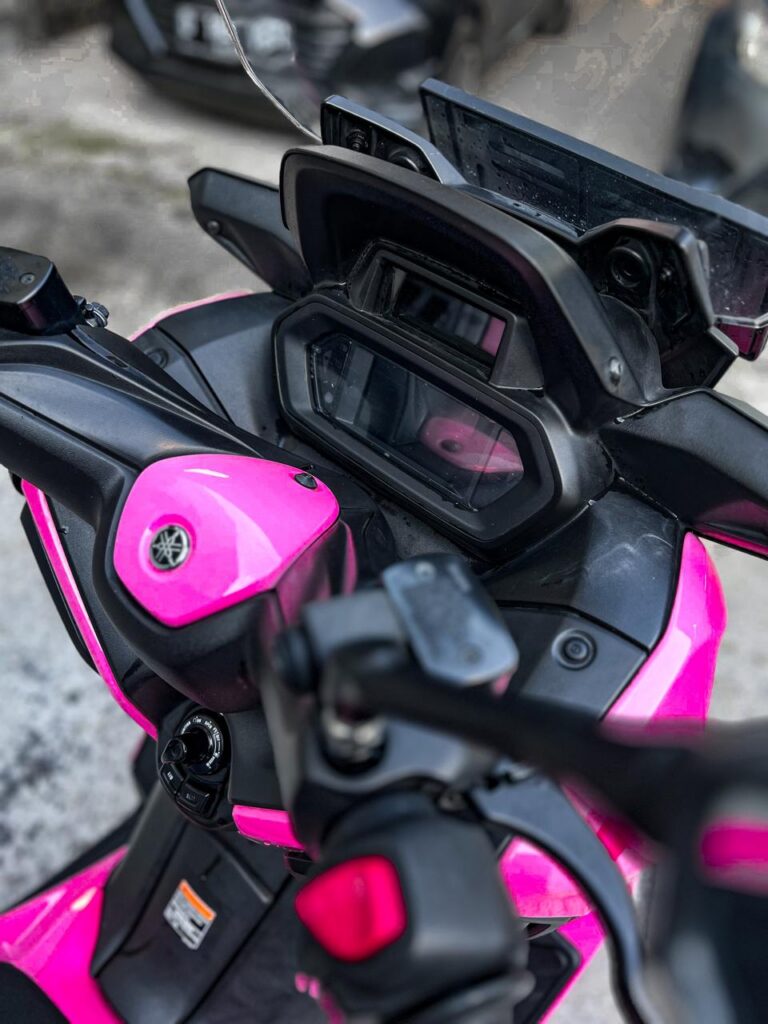 Yamaha XMAX 250 Pink photo 3 Iron Rent Bali