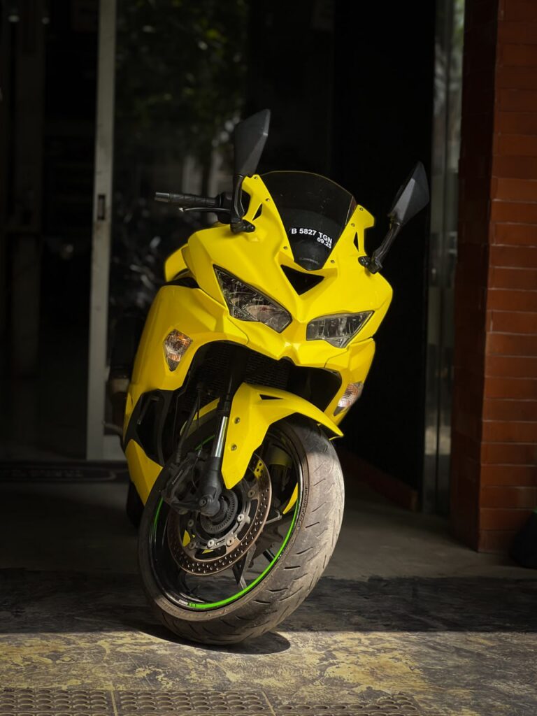 Kawasaki Ninja ZX-25R SE Yellow rental Bali