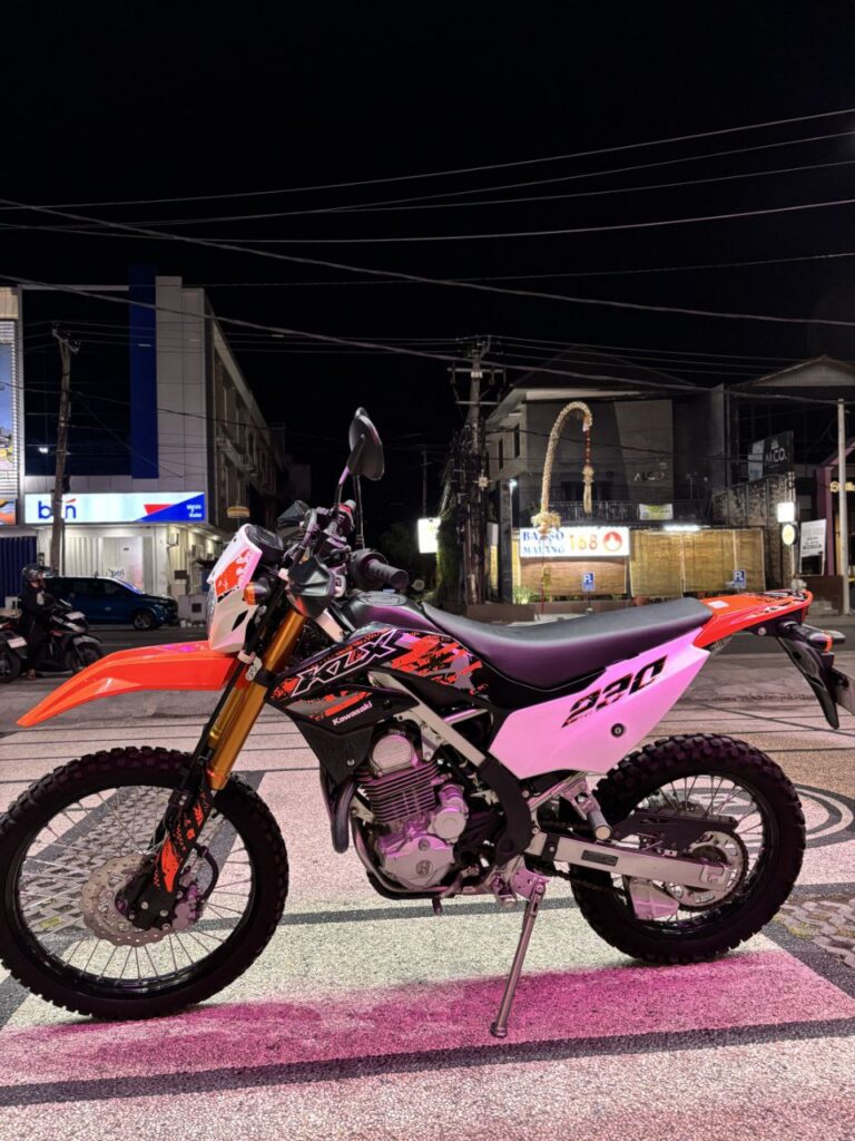 Kawasaki KLX 230 SE Orange photo 2 Iron Rent Bali