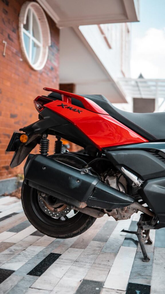 Yamaha XMAX 250 Red photo 6 Iron Rent Bali