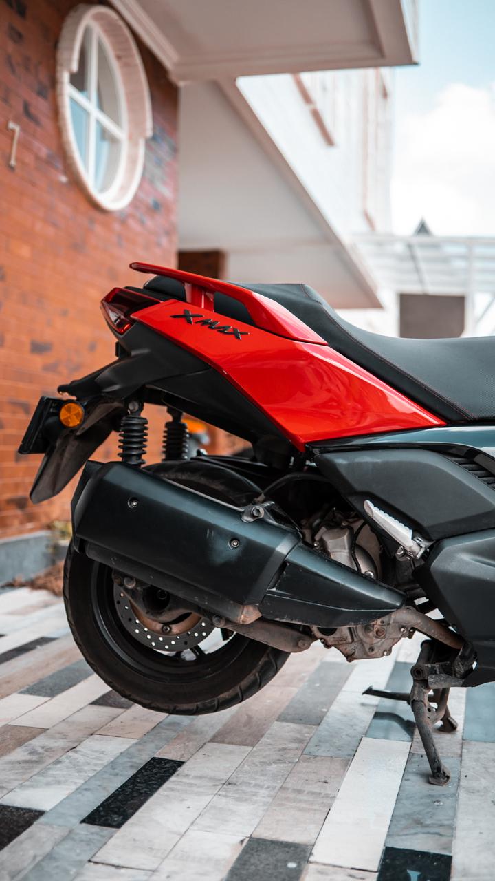 Yamaha XMAX 250 Red photo 7 Iron Rent Bali