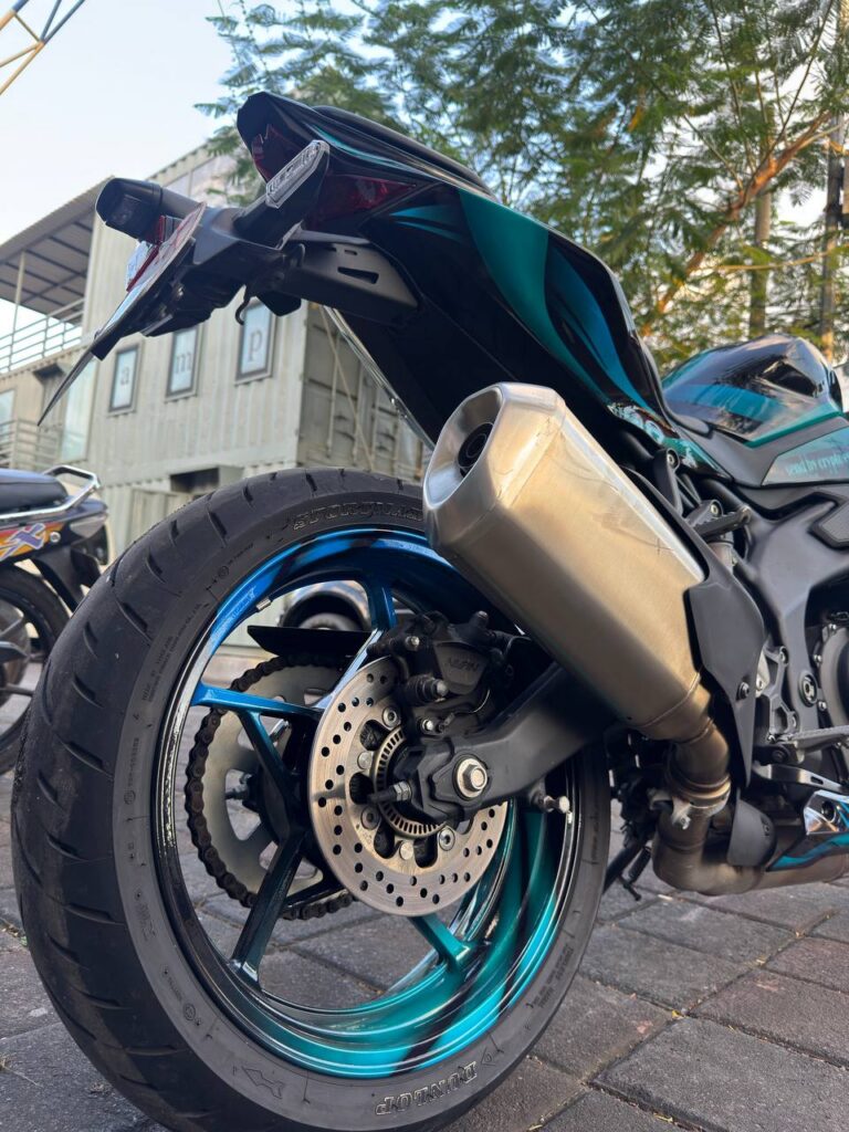 Kawasaki Ninja ZX-25RR Blue photo 4 Iron Rent Bali