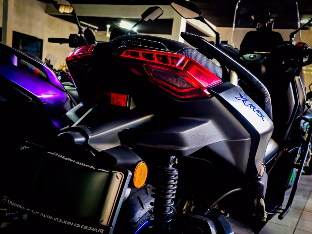 Yamaha XMAX 250 Black photo 4 Iron Rent Bali