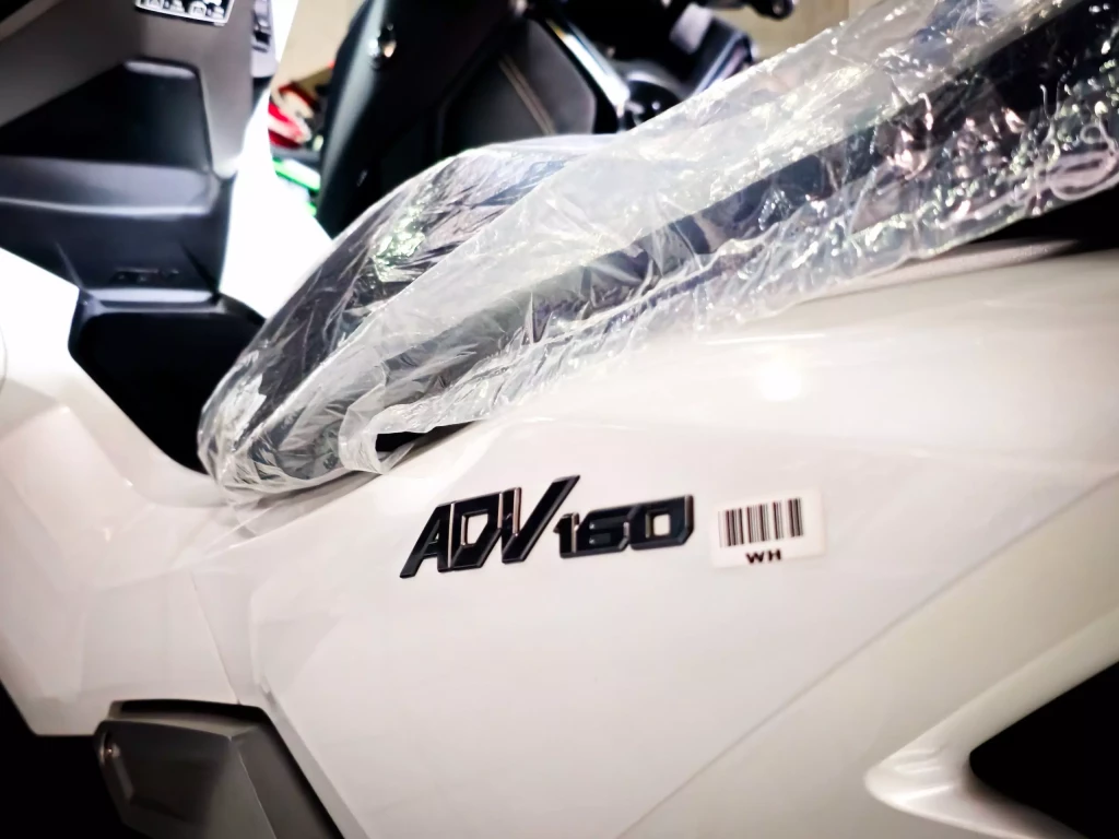 Honda ADV 160 2026 White photo 4 Iron Rent Bali