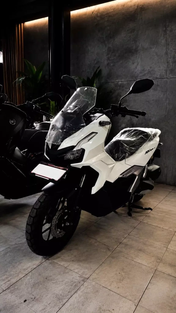 Honda ADV 160 2026 White Iron Rent Bali
