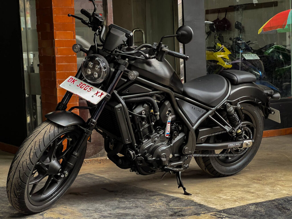 Honda Rebel 1100 Black rental Bali