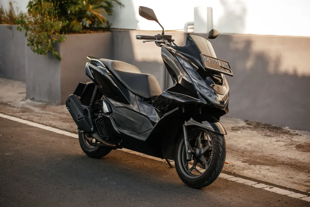 Honda PCX 160 Black rental Bali