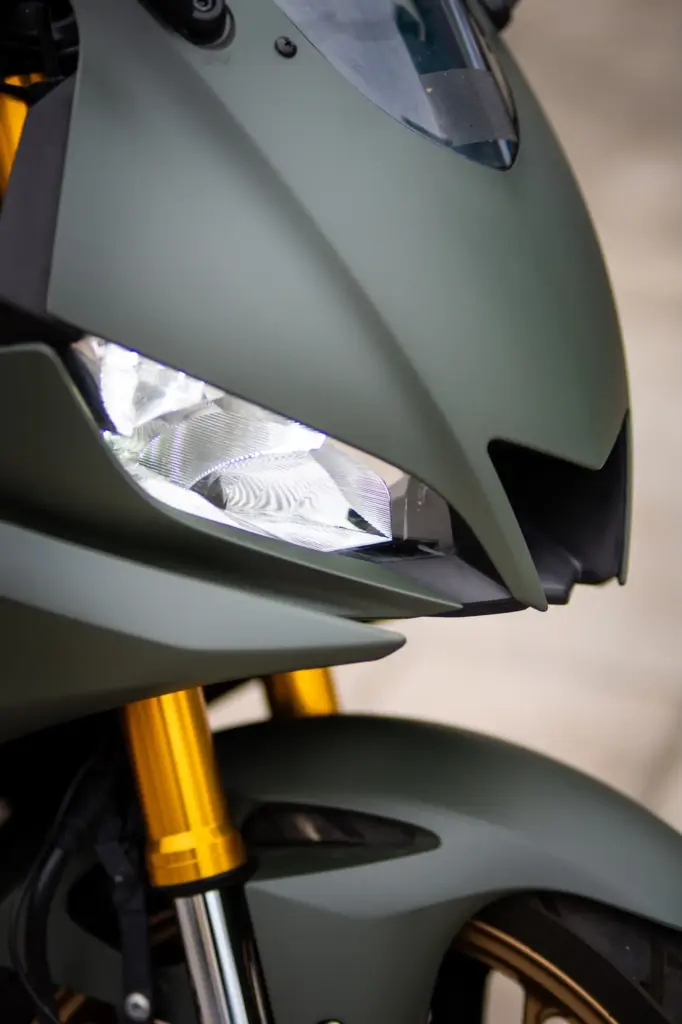 Yamaha YZF-R25 Green Mate photo 2 Iron Rent Bali