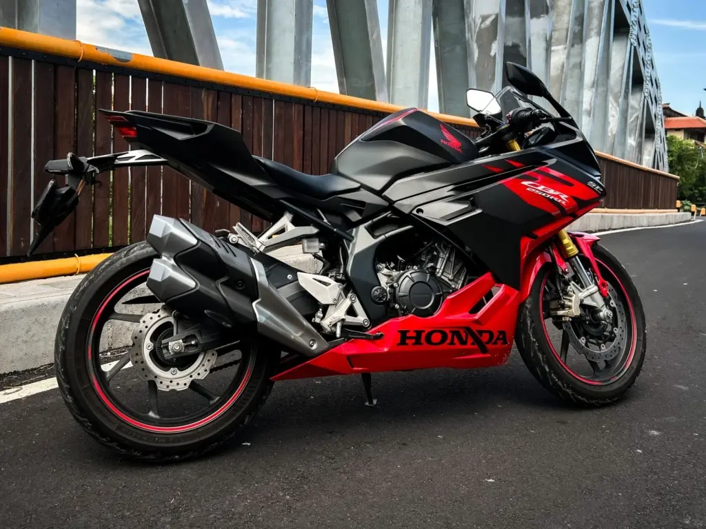 Cbr250 — motorcycle rental in Bali