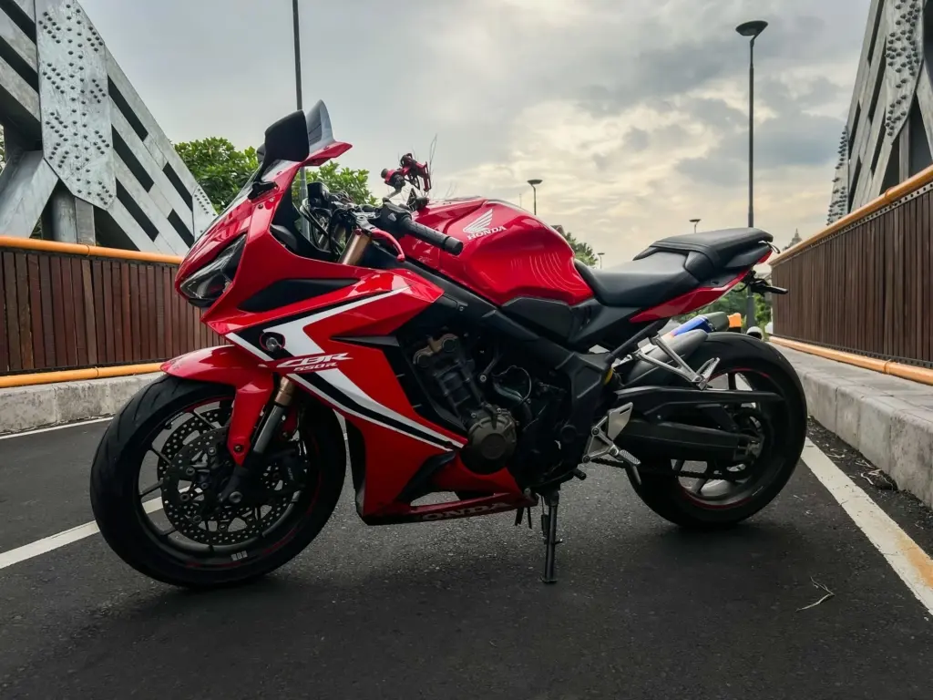 Honda CBR650R — motorcycle rental in Bali