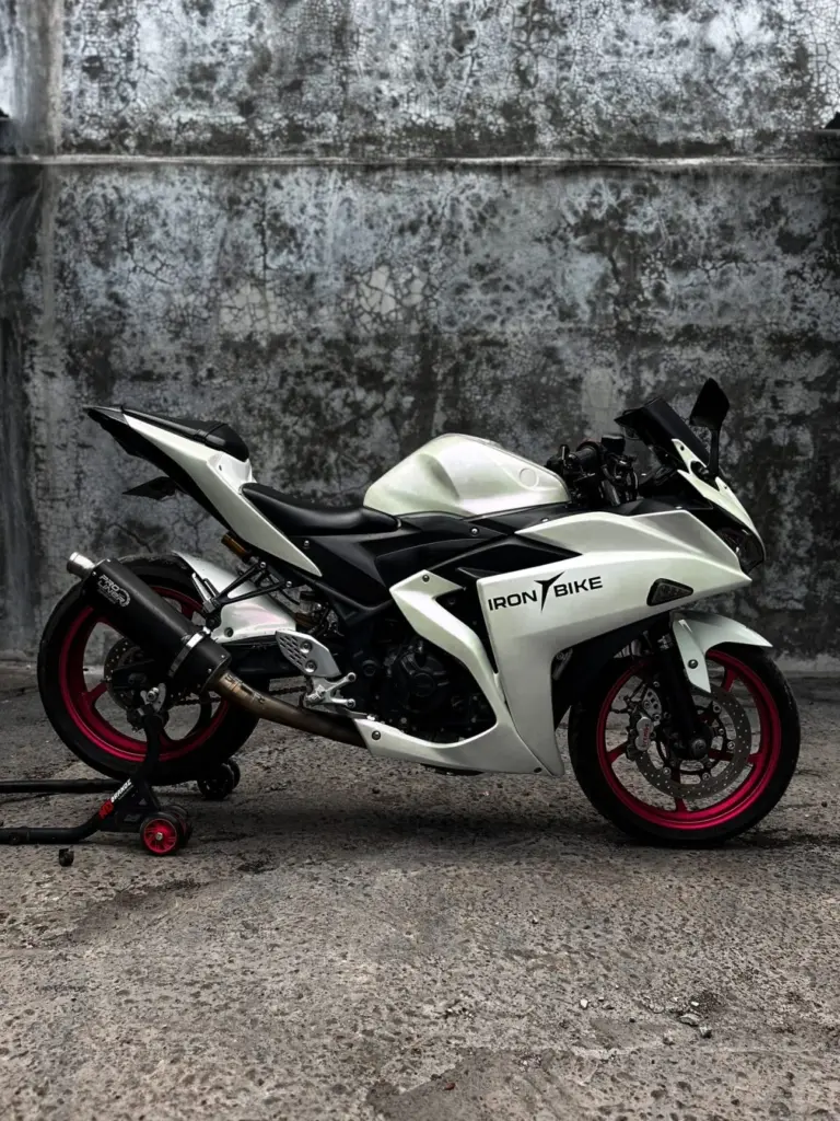 Yamaha r3 — motorcycle rental in Bali