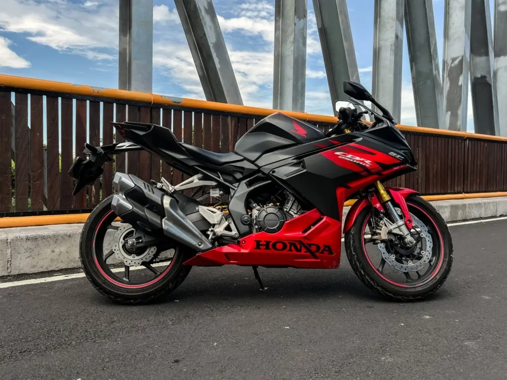 Honda CBR250RR SP QS Iron Rent Bali