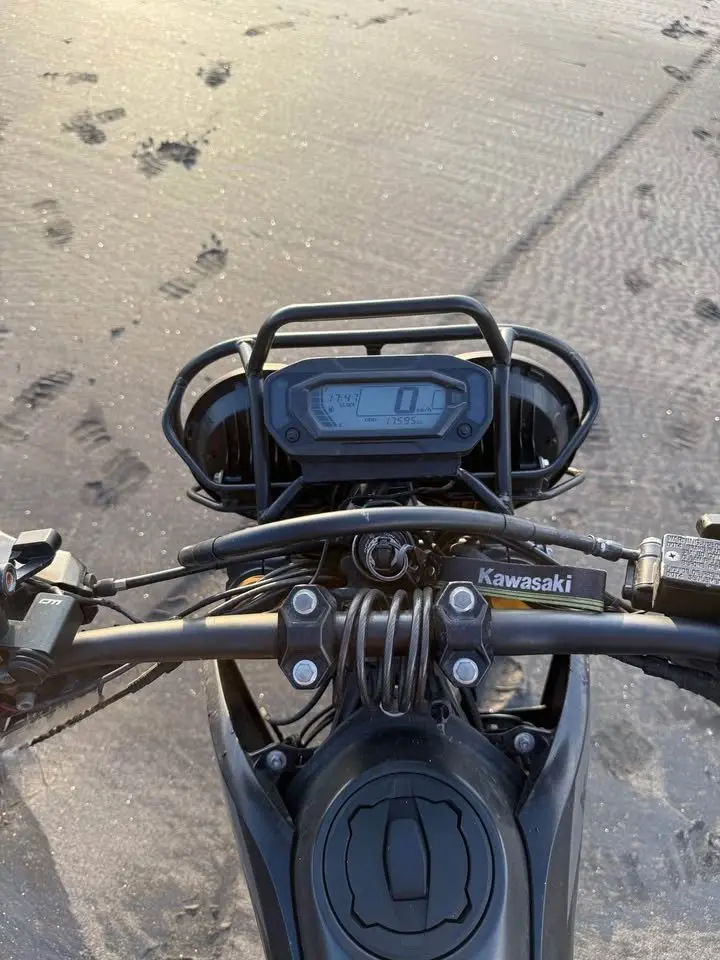 Kawasaki KLX 230 SM SE photo 9 Iron Rent Bali