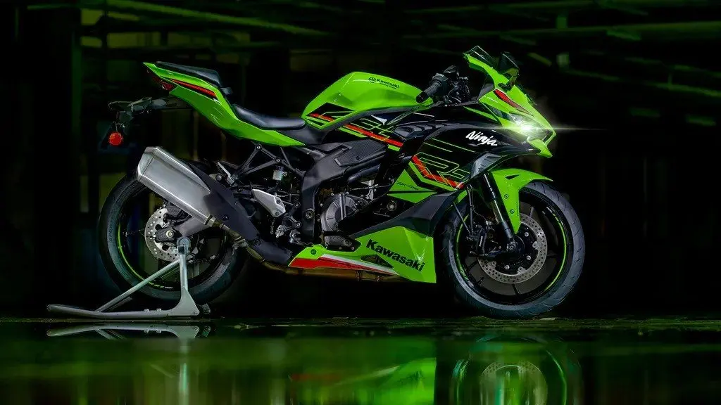 Kawasaki Ninja ZX-25RR Akrapovic Custom Iron Rent Bali