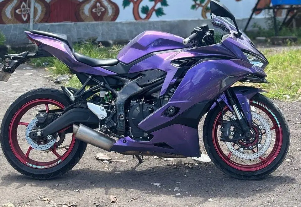 Kawasaki Ninja ZX-25RR Purple photo 15 Iron Rent Bali