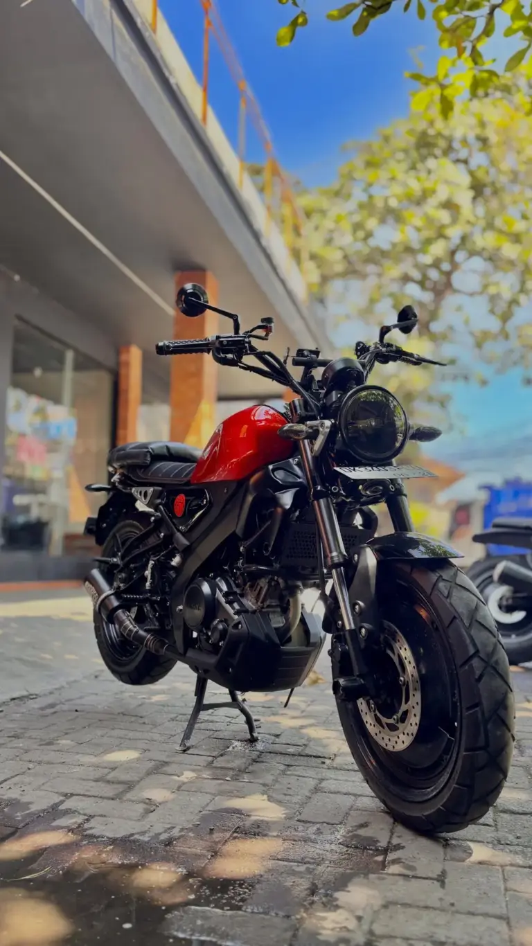 Yamaha XSR 155 Custom Red photo 2 Iron Rent Bali
