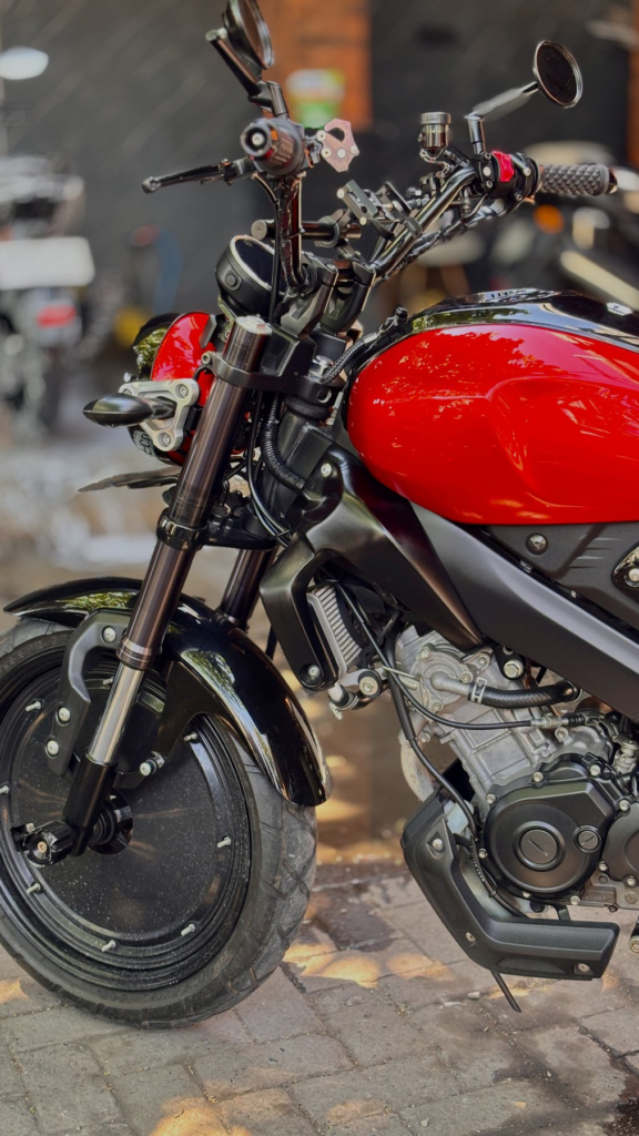 Yamaha XSR 155 Custom Red photo 2 Iron Rent Bali