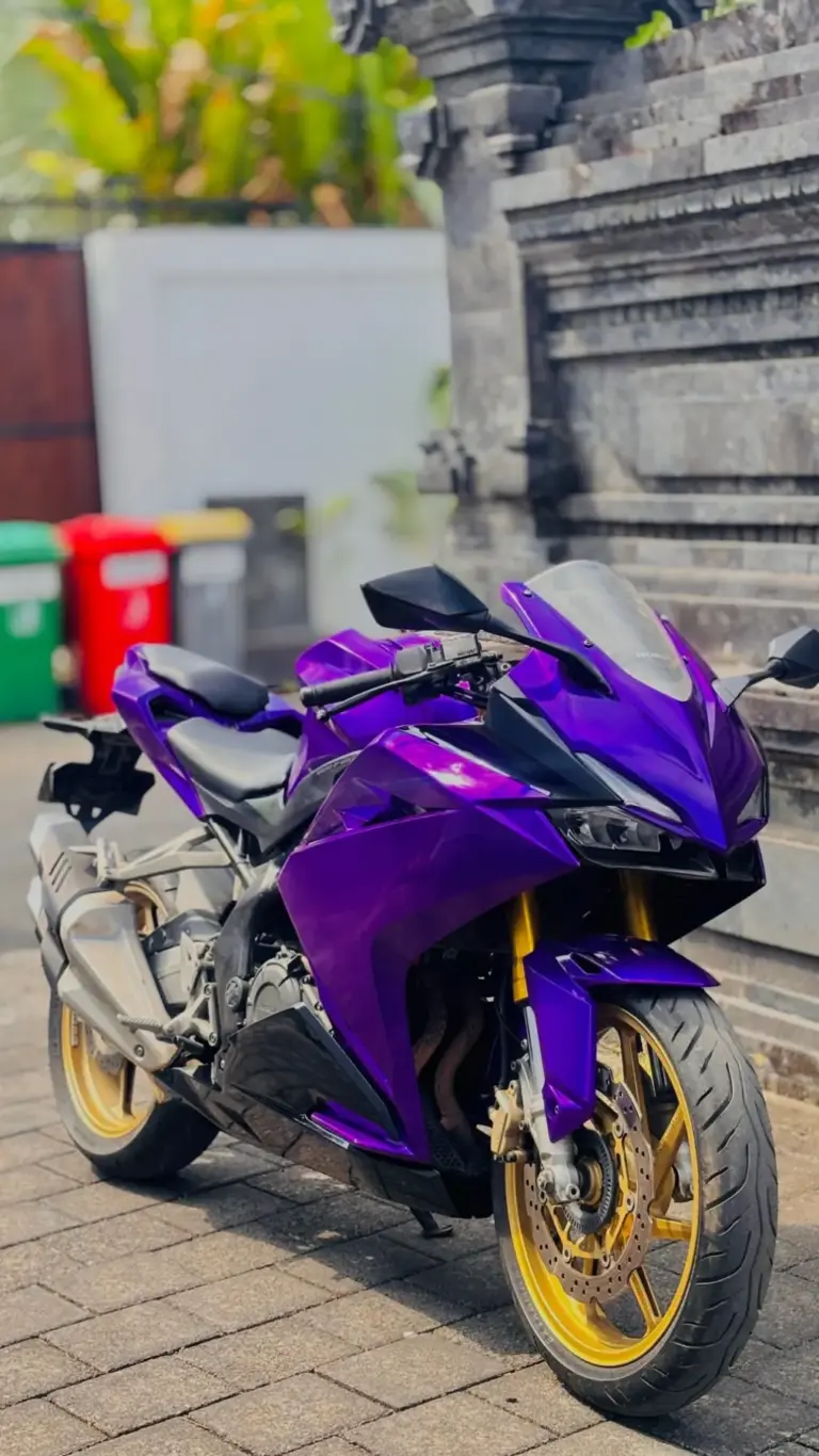 Honda CBR250RR Purple photo 4 Iron Rent Bali
