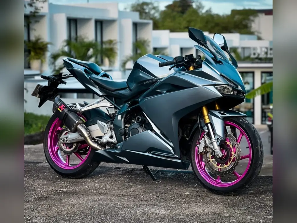 Honda CBR250RR SP Gray rental Bali