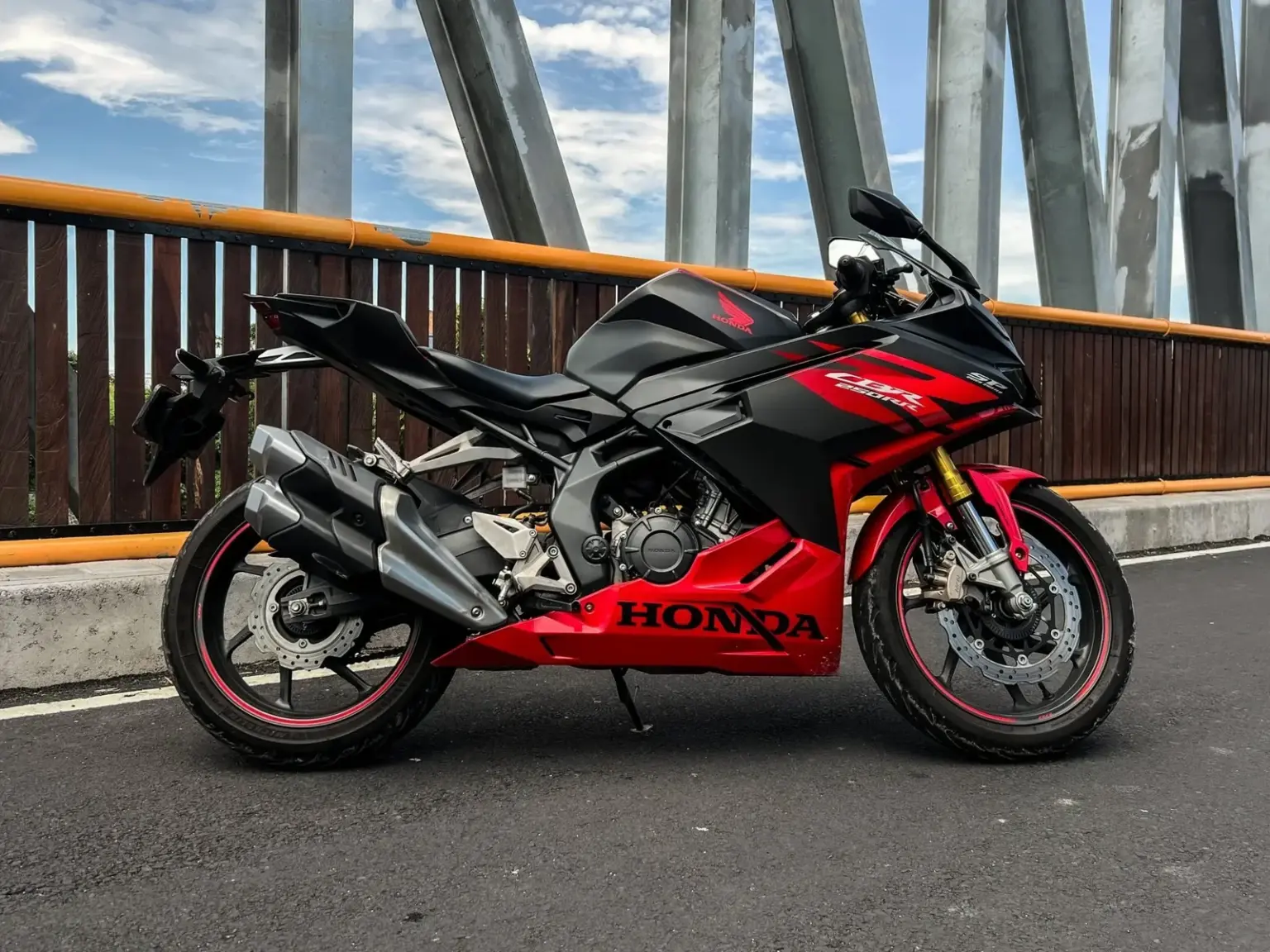 Honda CBR250RR SP QS Iron Rent Bali