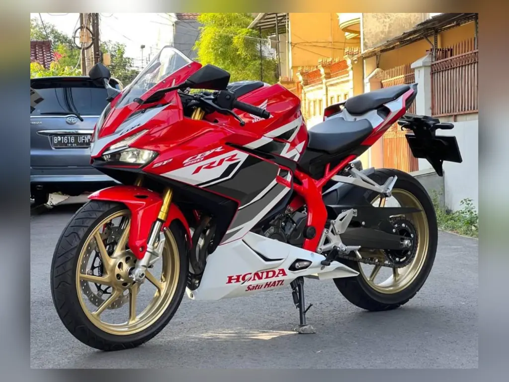 Honda CBR250RR SP Red rental Bali