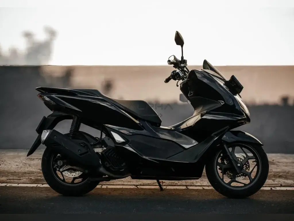 Honda PCX 160 Black rental Bali