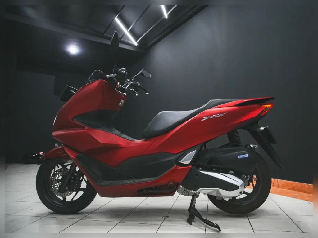 Honda PCX 160 Red rental Bali