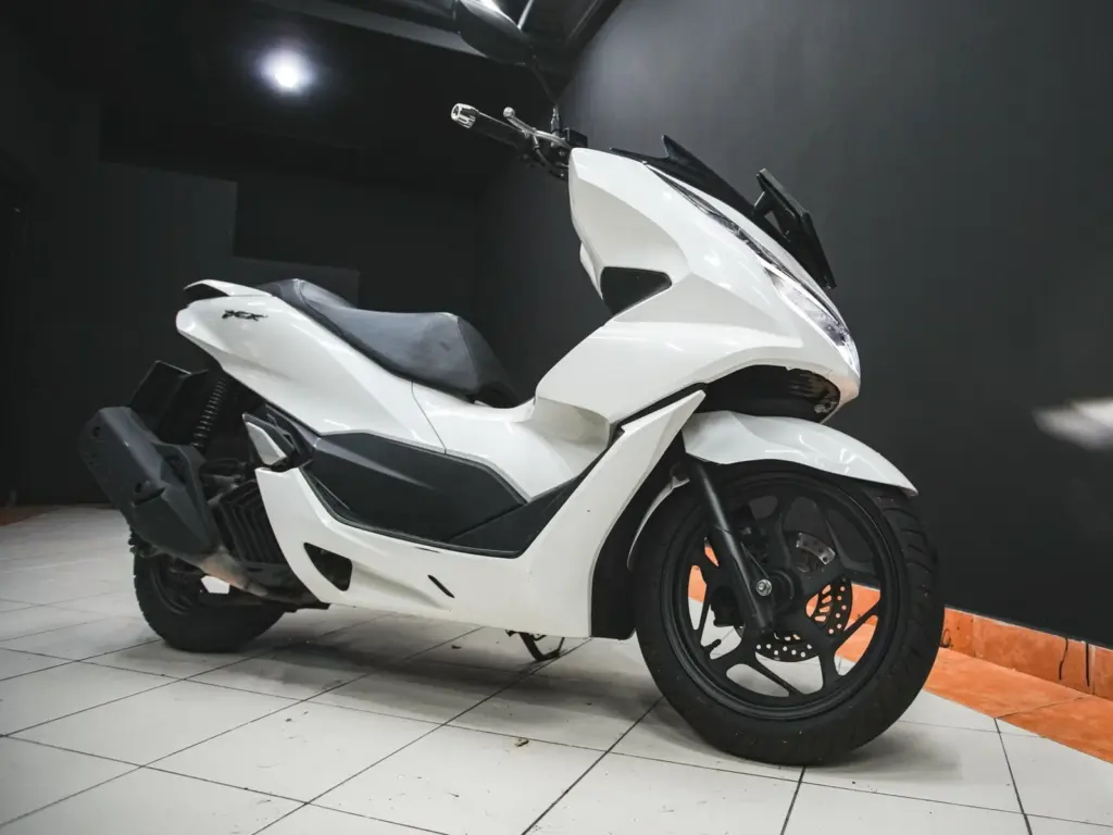 Honda PCX 160 White rental Bali