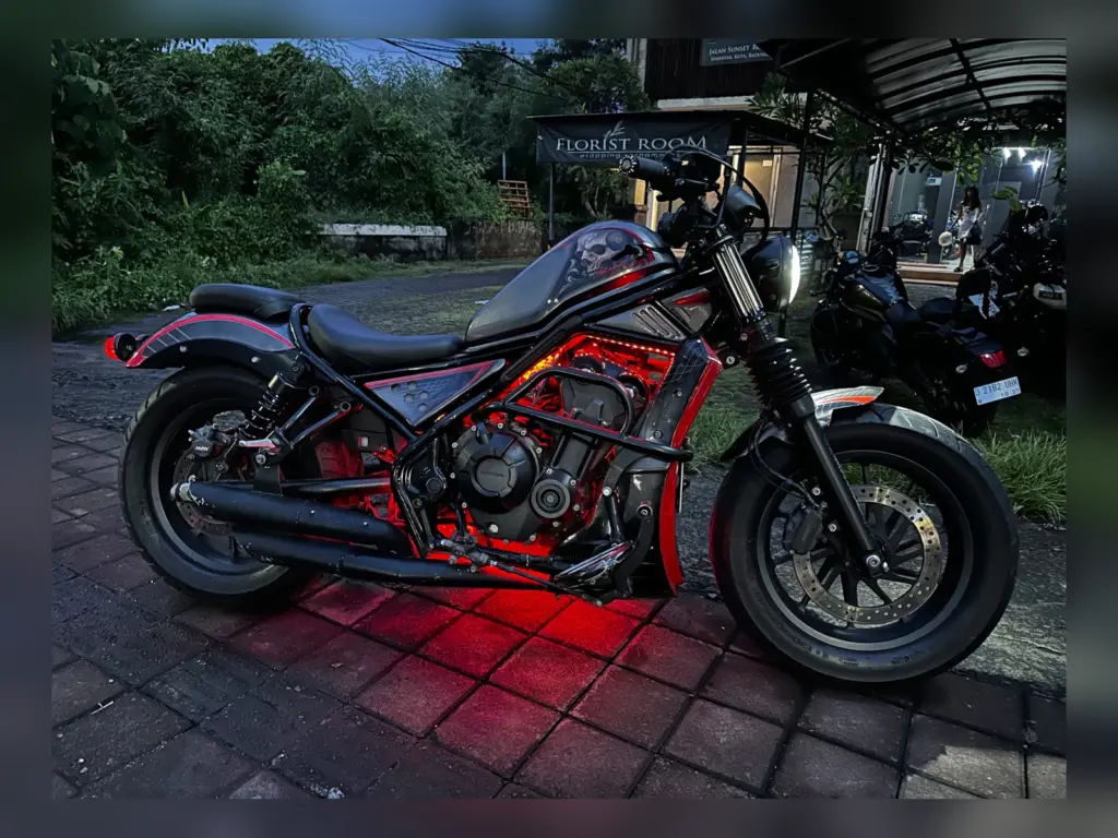 Honda Rebel 500 Skull Black rental Bali