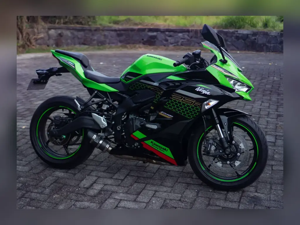Kawasaki Ninja ZX-25R SE rental Bali