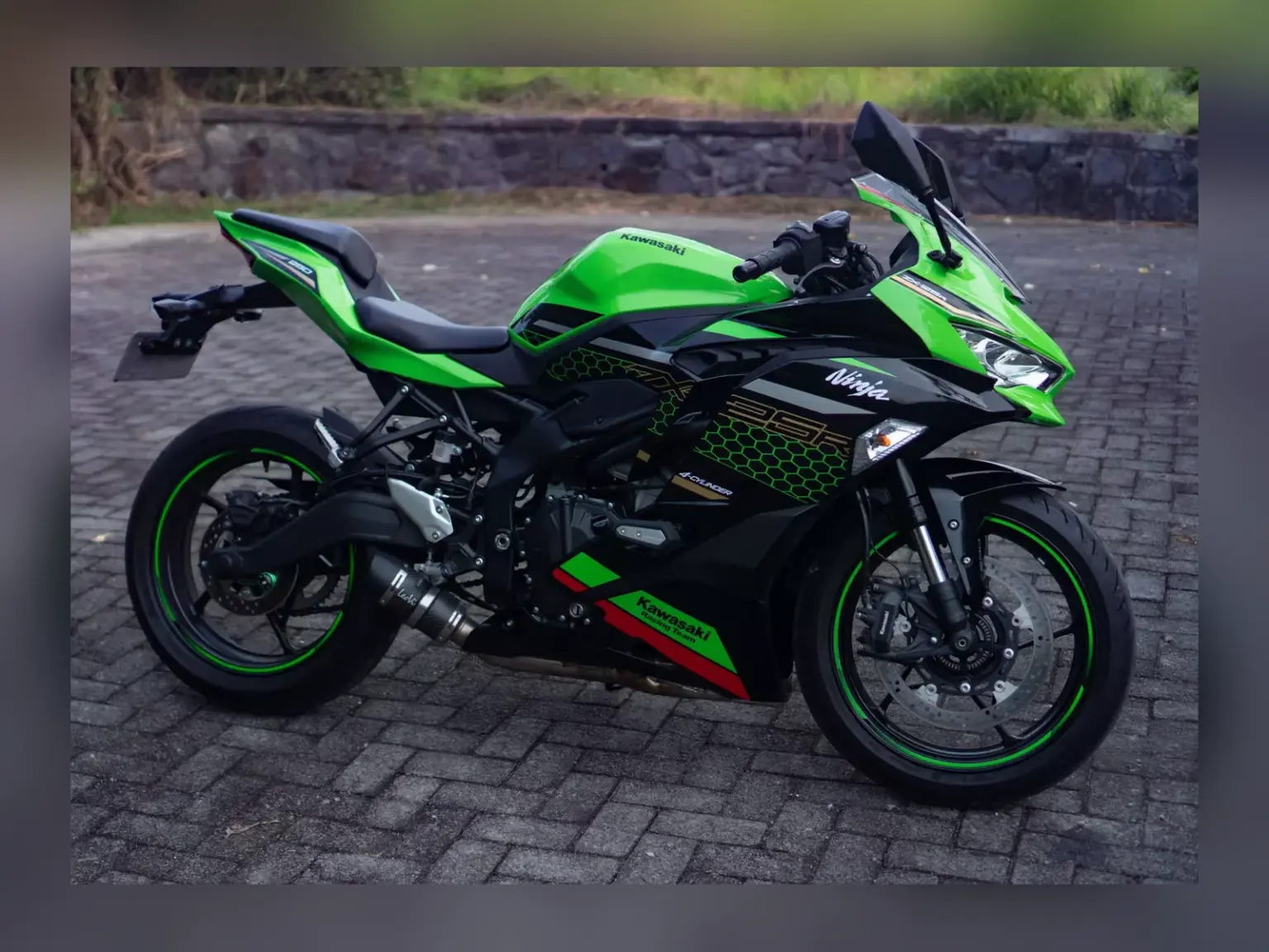 Kawasaki Ninja ZX-25R SE Iron Rent Bali