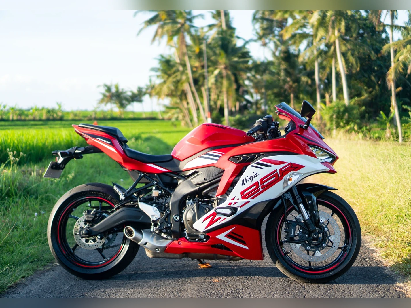 Kawasaki Ninja ZX-25R SE Red Iron Rent Bali